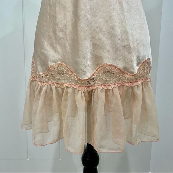 VINTAGE Peach Silk Lace Mini Slip Dress - Picture 4 of 10